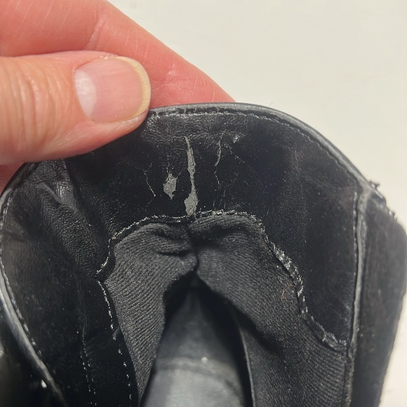Clark’s women’s black leather Bootie size 8M - Picture 5 of 10